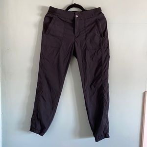 Athleta sz 6 black button front pant